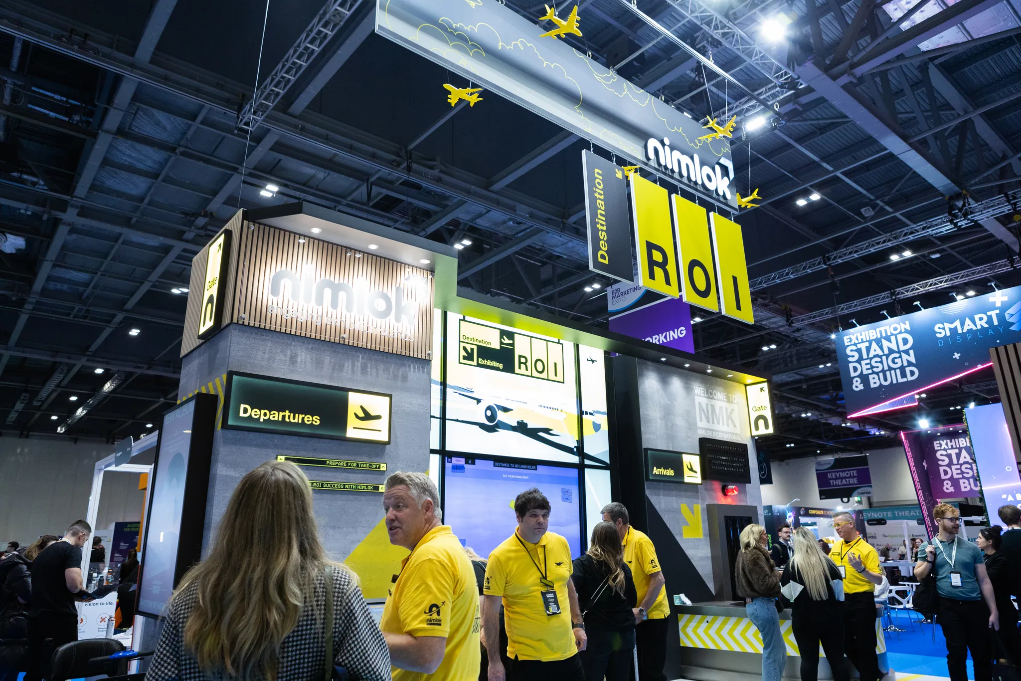 Vibrant booth display at B2B Marketing Expo 2025 highlighting ROI strategies.